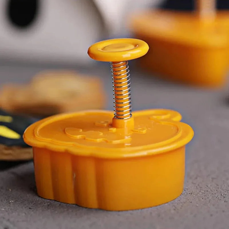 4pcs Halloween Pumpkin Ghost Theme Plastic Cookie Cutter Plunger Fondant Chocolate Mold Cake Decorating Tools